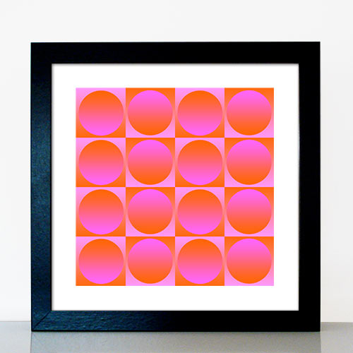 Op-Art pink orange Verlauf mit Kugel und Quadrat im Gegenspiel